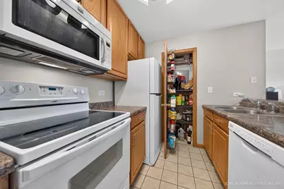 1375 Cunat Court #2C, Lake in the Hills, IL 60156 - Photo 5