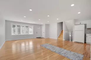 8808 S 85th Ct, Hickory Hills, IL 60457 - Photo 5
