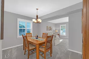 1153 S Fairview Ave, Lombard, IL 60148 - Photo 5