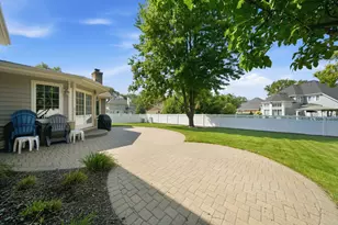 1654 Wadsworth Rd, Wheaton, IL 60189 - Photo 35