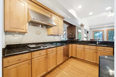 1654 Wadsworth Road, Wheaton, IL 60189 - Photo 11