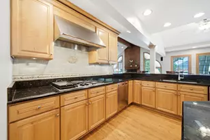 1654 Wadsworth Rd, Wheaton, IL 60189 - Photo 11