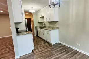 5500 Hillcrest Ln, Lisle, IL 60532 - Photo 7