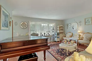 630 Stewart Ave, Woodstock, IL 60098 - Photo 5