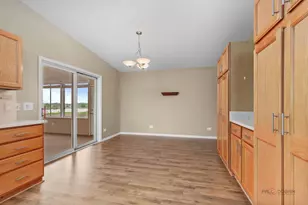 1832 Paddock Ct, Grayslake, IL 60030 - Photo 19