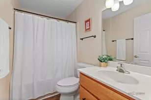 1832 Paddock Ct, Grayslake, IL 60030 - Photo 25