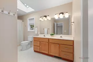 1832 Paddock Ct, Grayslake, IL 60030 - Photo 13