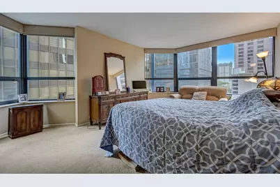 400 E Ohio Street #801, Chicago, IL 60611 - Photo 15