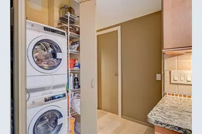 400 E Ohio Street #801, Chicago, IL 60611 - Photo 45