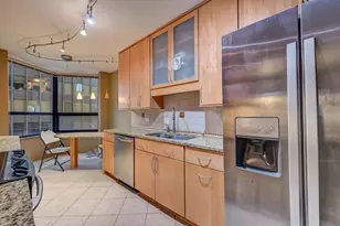 400 E Ohio St, Chicago, IL 60611 - Photo 5