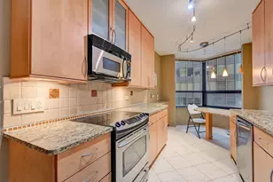 400 E Ohio St, Chicago, IL 60611 - Photo 9