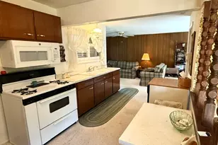21W331 Ahlstrand Rd, Lombard, IL 60148 - Photo 9