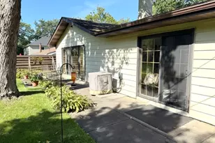 21W331 Ahlstrand Rd, Lombard, IL 60148 - Photo 19