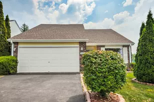 7061 Yorkshire Dr, Woodridge, IL 60517 - Photo 1