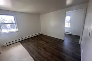 1627 Woodbine Dr, Round Lake Beach, IL 60073 - Photo 5
