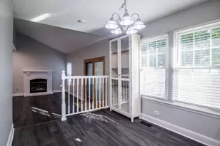 1575 Stockton Ln, Crystal Lake, IL 60014 - Photo 9