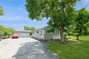 23765 S Loomis St, Crete, IL 60417 - Photo 1