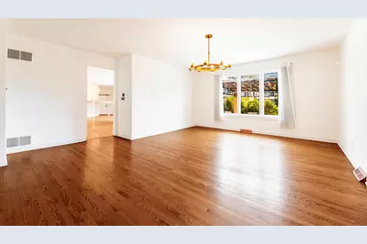 8920 Royal Drive, Burr Ridge, IL 60527 - Photo 7