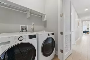 146 W Erie St, Chicago, IL 60654 - Photo 15