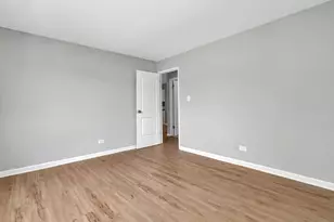 909 Plainfield Rd, Darien, IL 60561 - Photo 7