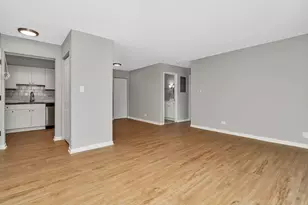 909 Plainfield Rd, Darien, IL 60561 - Photo 9