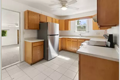 19 Arlington Lane, Fox Lake, IL 60020 - Photo 7