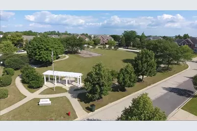 380 Thornwood Way, South Elgin, IL 60177 - Photo 35