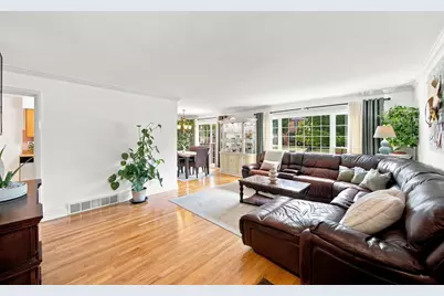 8626 Saint Louis Avenue, Skokie, IL 60076 - Photo 3