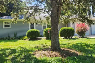 6696 Chicago Rd, Yorkville, IL 60560 - Photo 1