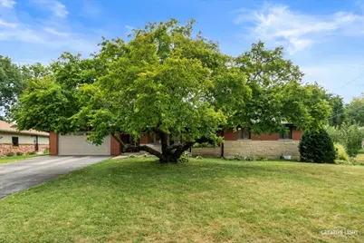 390 Lra Drive, Aurora, IL 60506 - Photo 3