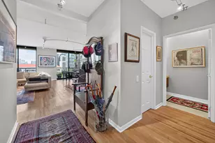 55 W Delaware Pl, Chicago, IL 60610 - Photo 3