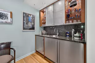 55 W Delaware Pl, Chicago, IL 60610 - Photo 17