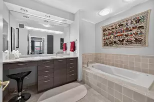 55 W Delaware Pl, Chicago, IL 60610 - Photo 33
