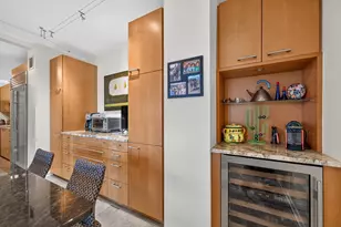 55 W Delaware Pl, Chicago, IL 60610 - Photo 25