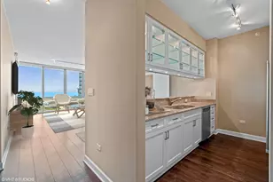 1201 S Prairie Ave, Chicago, IL 60605 - Photo 9