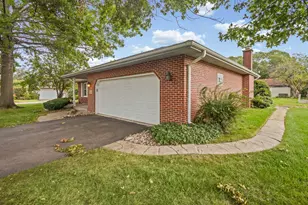 18449 Holland Rd, Lansing, IL 60438 - Photo 3