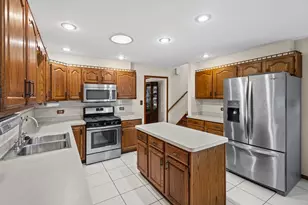 18449 Holland Rd, Lansing, IL 60438 - Photo 15