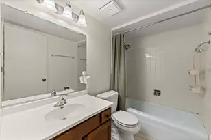 8245 Poplar Ln, Palos Hills, IL 60465 - Photo 9