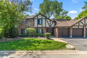 8245 Poplar Ln, Palos Hills, IL 60465 - Photo 1