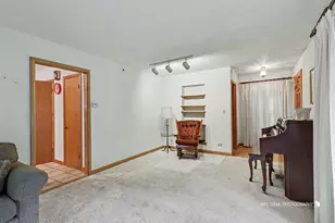 10583 W Woodland Ave, Beach Park, IL 60087 - Photo 5