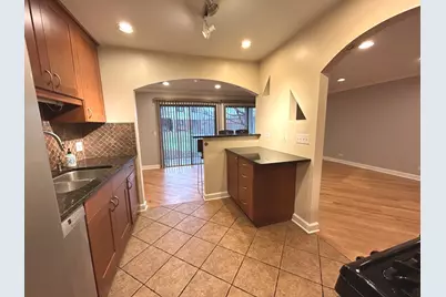 734 Plumtree Court #C1, Wheeling, IL 60090 - Photo 5