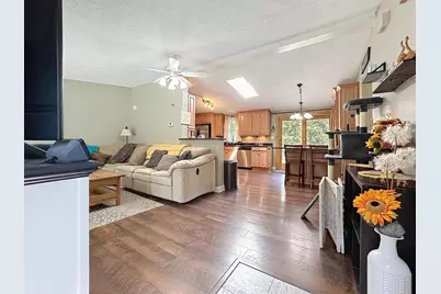1810 Louise Street, Crystal Lake, IL 60014 - Photo 3