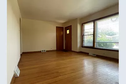 5819 S Narragansett Avenue, Chicago, IL 60638 - Photo 3