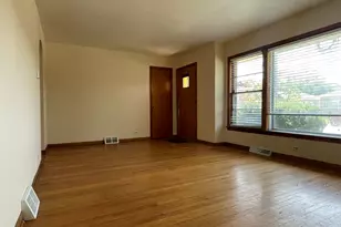 5819 S Narragansett Ave, Chicago, IL 60638 - Photo 3