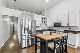 523 N Racine Ave, Chicago, IL 60642 - Photo 3