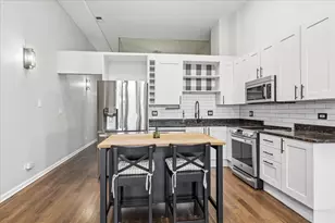 523 N Racine Ave, Chicago, IL 60642 - Photo 9