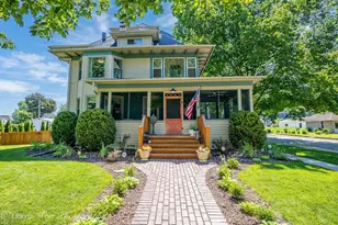 244 S Sycamore St, Genoa, IL 60135 - Photo 1