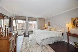 111 E Chestnut St, Chicago, IL 60611 - Photo 11