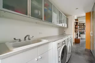 2041 W Roscoe St, Chicago, IL 60618 - Photo 27