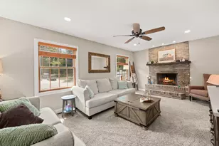 1301 Larson St, Sycamore, IL 60178 - Photo 15